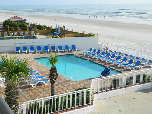 Tropical Winds Oceanfront Hotel